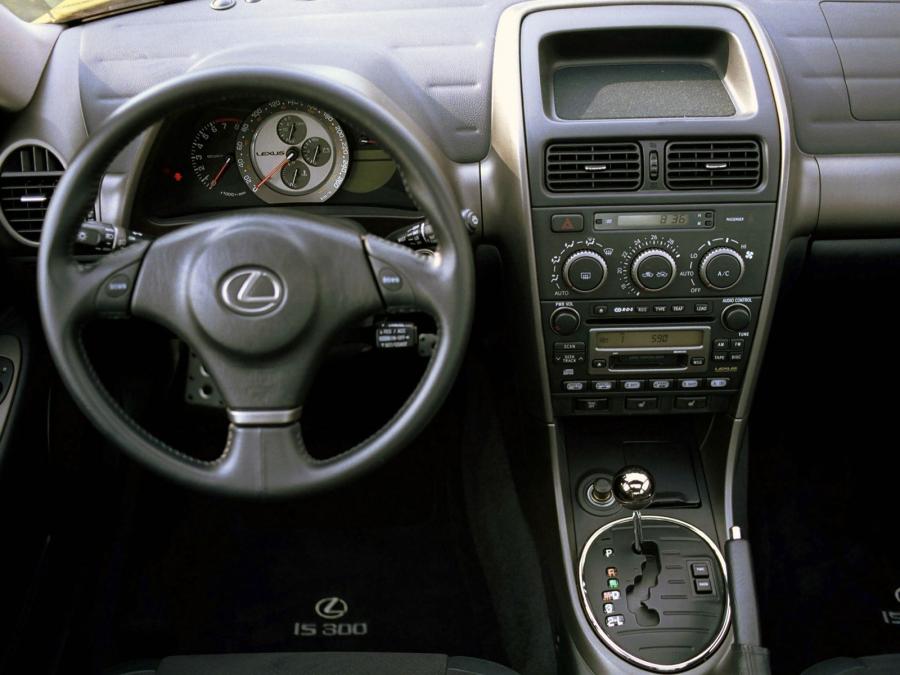  Lexus IS300 Turbo 2005 года  (фото 3 из 9)